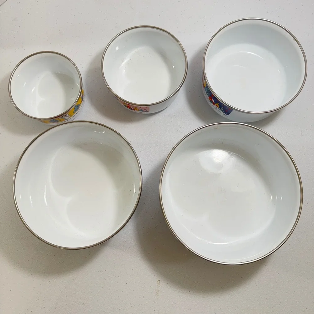 VTG 5*Christmas Enamel Nesting Bowls Set Santa Snowman Reindeer Bear‎ collection